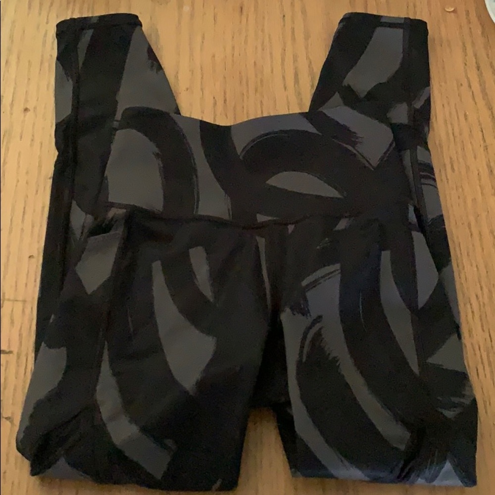 Athleta Black/Gray Capri Pants Leggings XXS